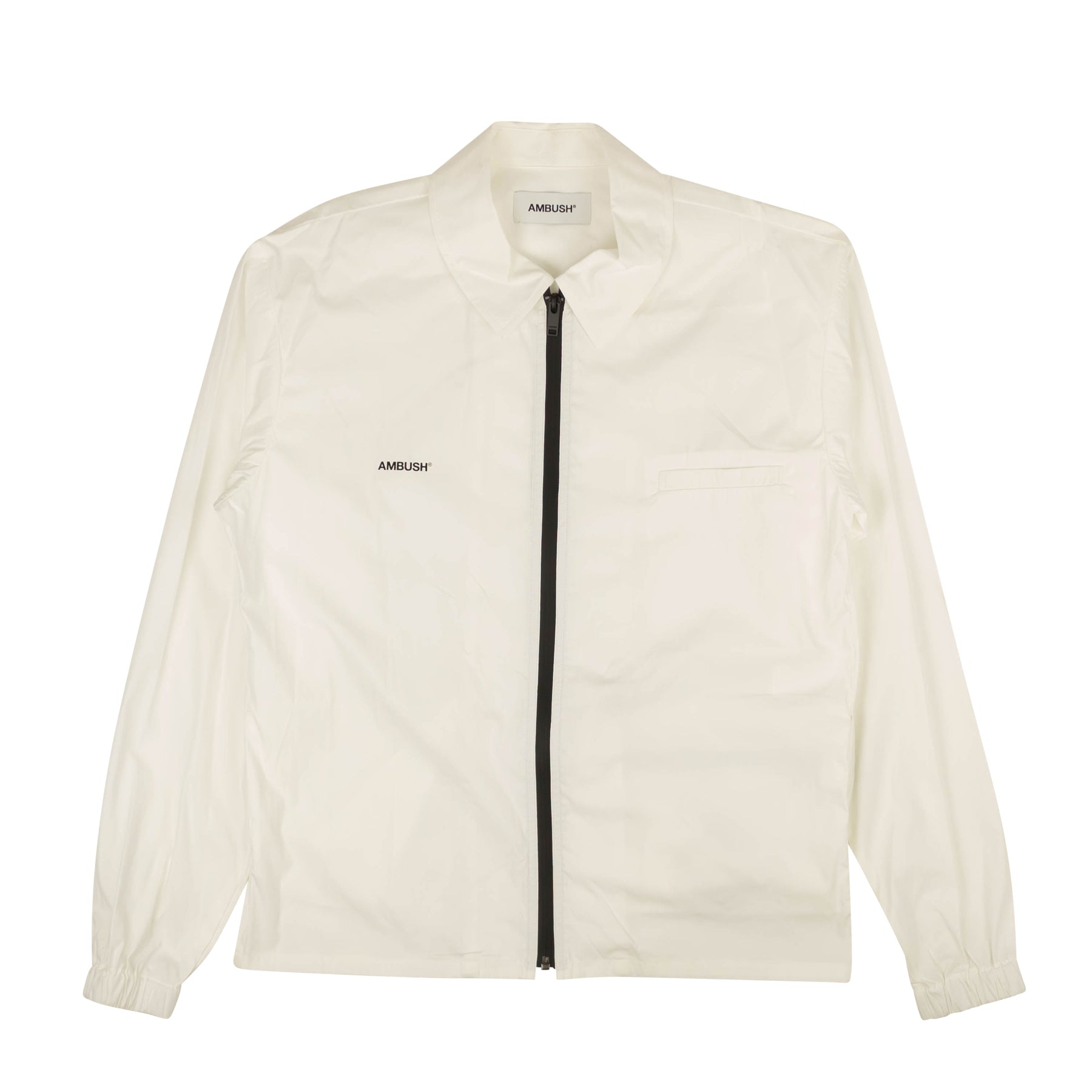 Weiße Hemdjacke mit Reißverschlusstasche