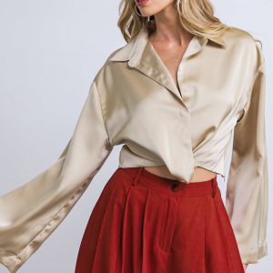 POWERFUL CHARM gewebte Satin Top