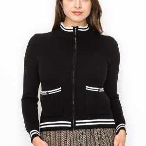Zip-Up schwarze Strickjacke mit gestreiften Details 7832987893820