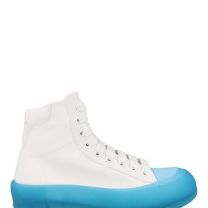 Übergroße Turnschuhe