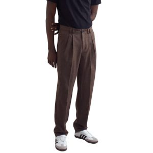 Raleigh Pleat Trouser in braun
