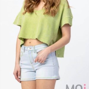 Mittelhohe Shorts aus Regenbogengarn