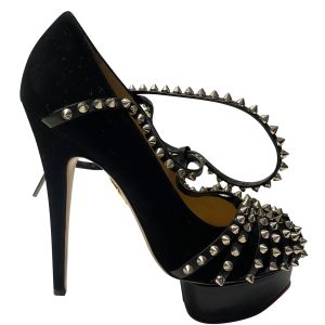 Charlotte Olympia Angry Portia – Plateau-Pumps mit Nieten aus schwarzem Veloursleder – 7748733829180