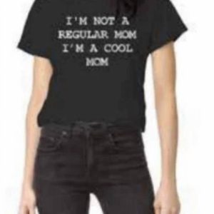 Cooles Mom-T-Shirt in Schwarz