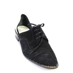 Freda Salvador Damen-Slipper mit runder Zehenpartie und Nieten zum Schnüren, Schwarz