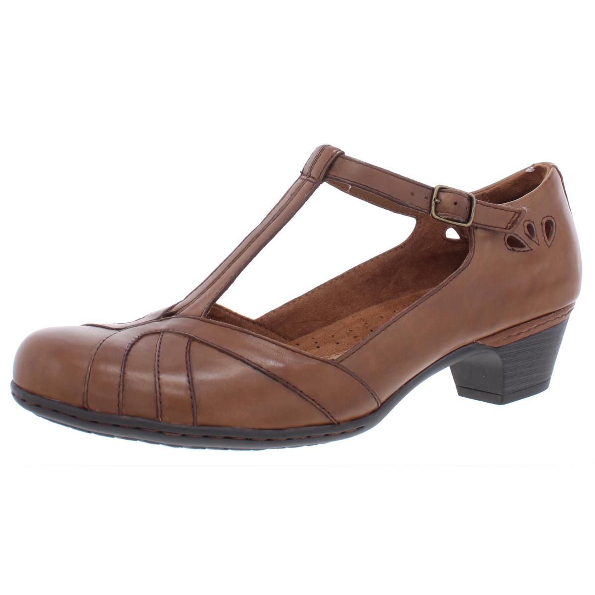Angelina Lederschlitten auf Mary Jane Heels
