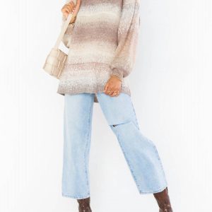 Timothy Tunic Pullover im neutralen Raum Farbstoff Strick