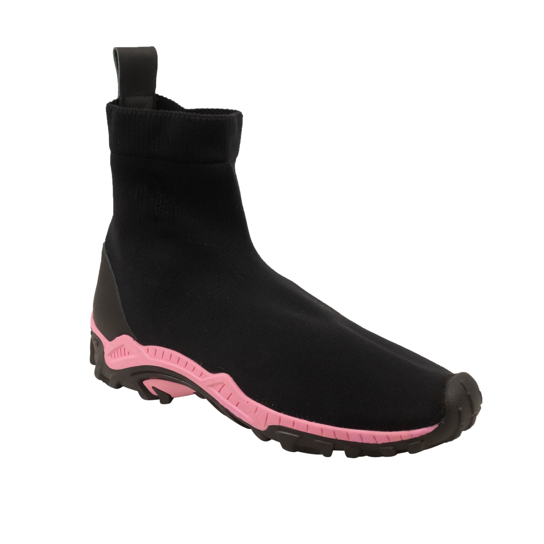 Schwarze und rosafarbene Flyknit-Stiefel