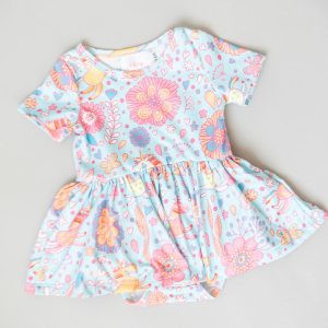 Blauer Retro-Einhörner-Kurzarm-Twirl-Body