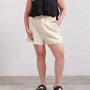 entspannte Papierbeutelshorts in Creme