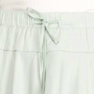 Lydia Shorts in weicher Minze