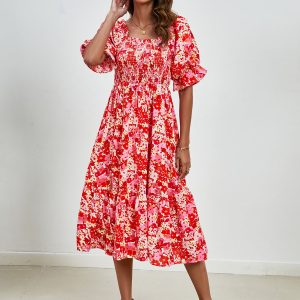 Kurzärmliges Kleid mit gesmoktem Blumenmuster und quadratischem Ausschnitt